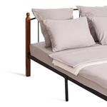 Кровать AT-915 дерево гевея/металл, 160х200см, красный дуб/черный