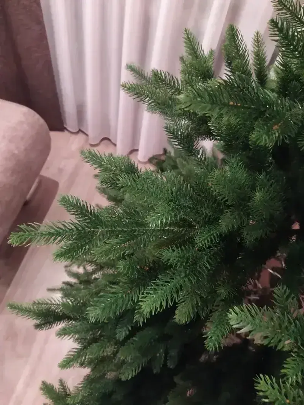 Елка с гирляндой встроенной «Сириус» (Литая хвоя) 270 см / 2,7 м