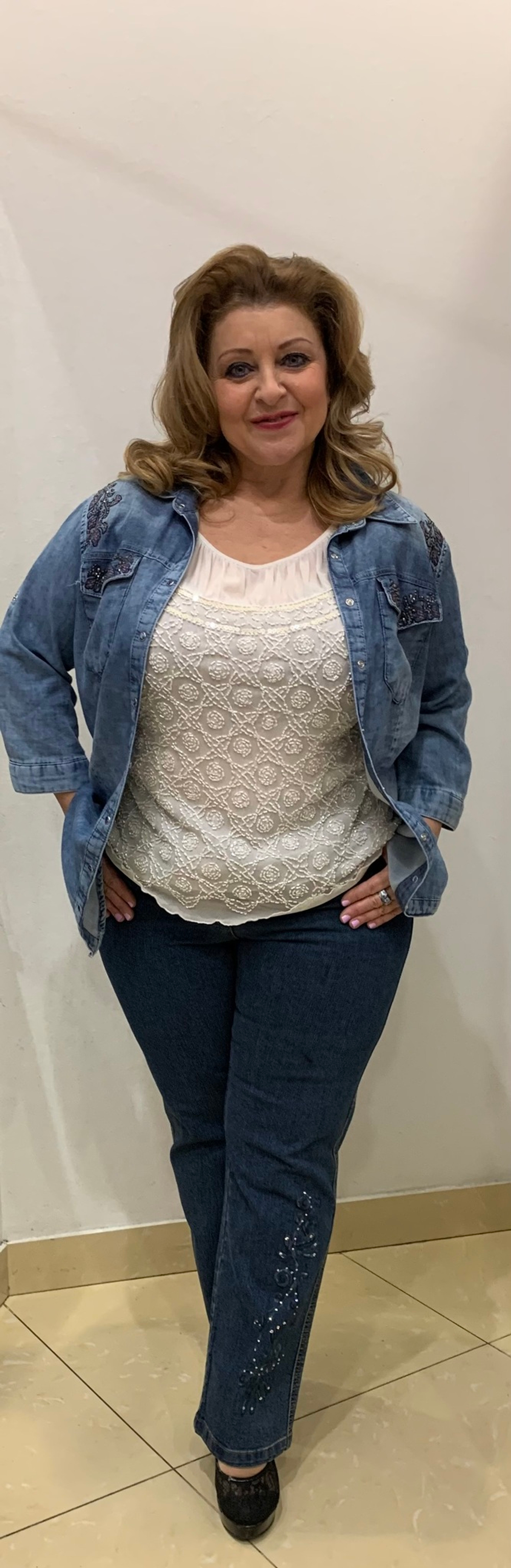 Джинсовая тонкая рубашка