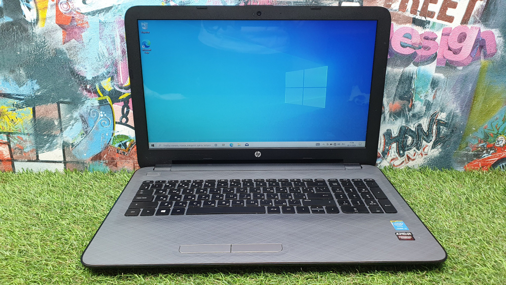 Ноутбук HP i3/4Gb/M330 2Gb/15-ac011ur [n0j84ea]/Windows 10