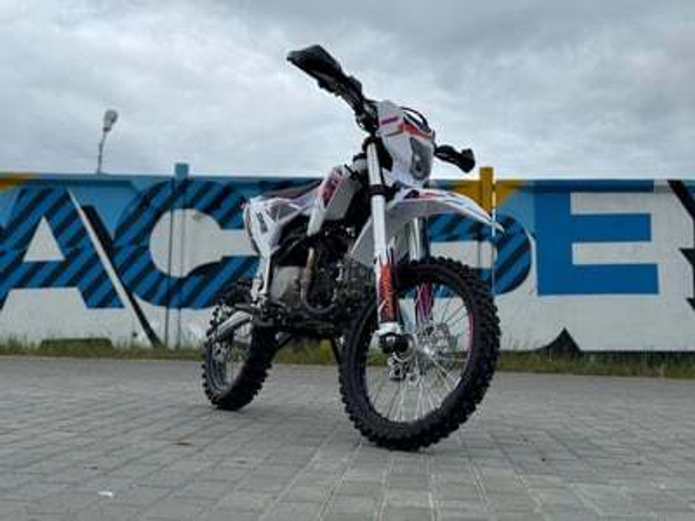 Мотоцикл JHL Z140E Pro