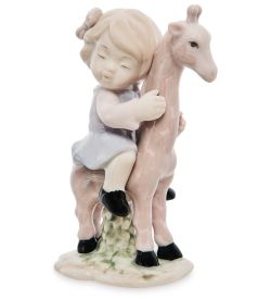 JP-36/23 Фигурка «Девочка верхом на жирафе» (Pavone)