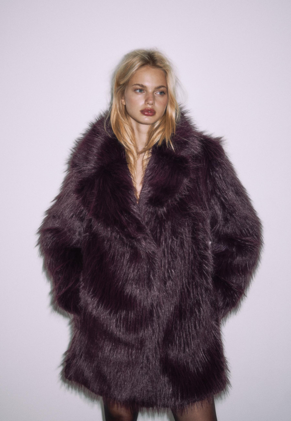 STRADIVARIUS Шуба из искусственного меха, фиолетовый