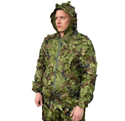 Камуфляжный костюм снайпера и разведчика для выполнения боевых заданий в полевых условиях в любое время года