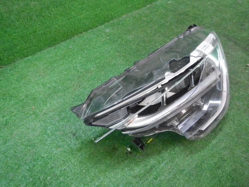 Битая Фара левая Renault Arkana (2019-н.в.) LED