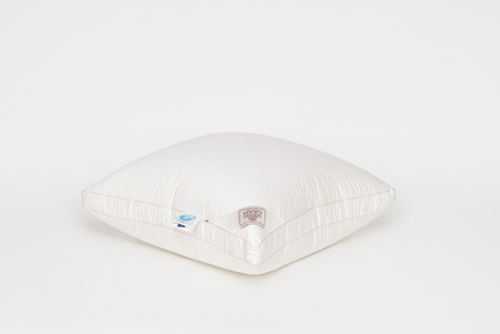 Подушка трехкамерная 3D упругая с бортиком 68х68 German Grass King Down