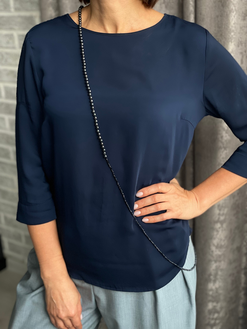 Нить-трансформер из венецианского бисера в чернильном оттенке и темно-радужного жемчуга, серебро