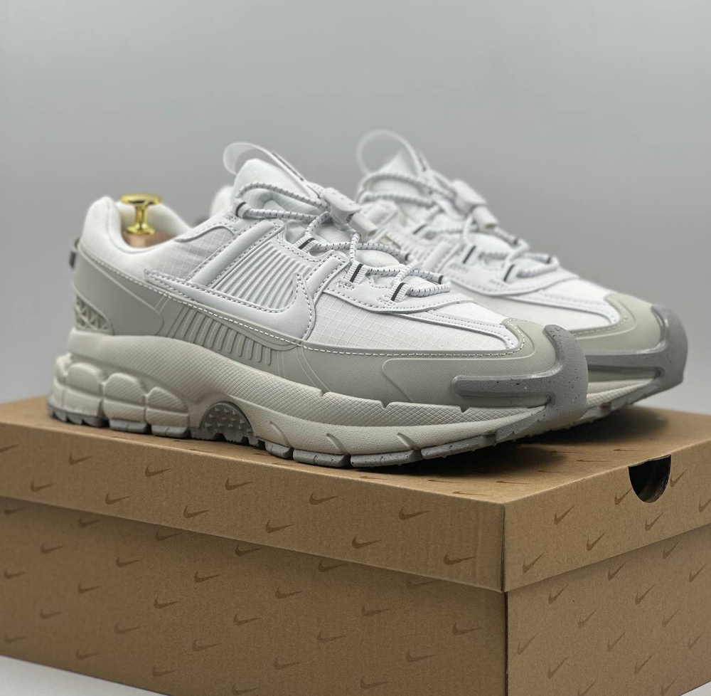 Nike Vomero 5 Roam