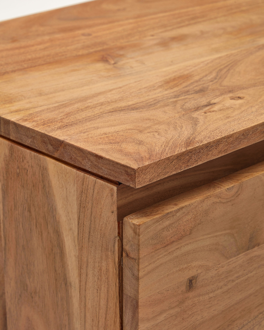 Тумба под телевизор Uxue с 4 дверцами из массива акации с беленой отделкой 200 x 58 см