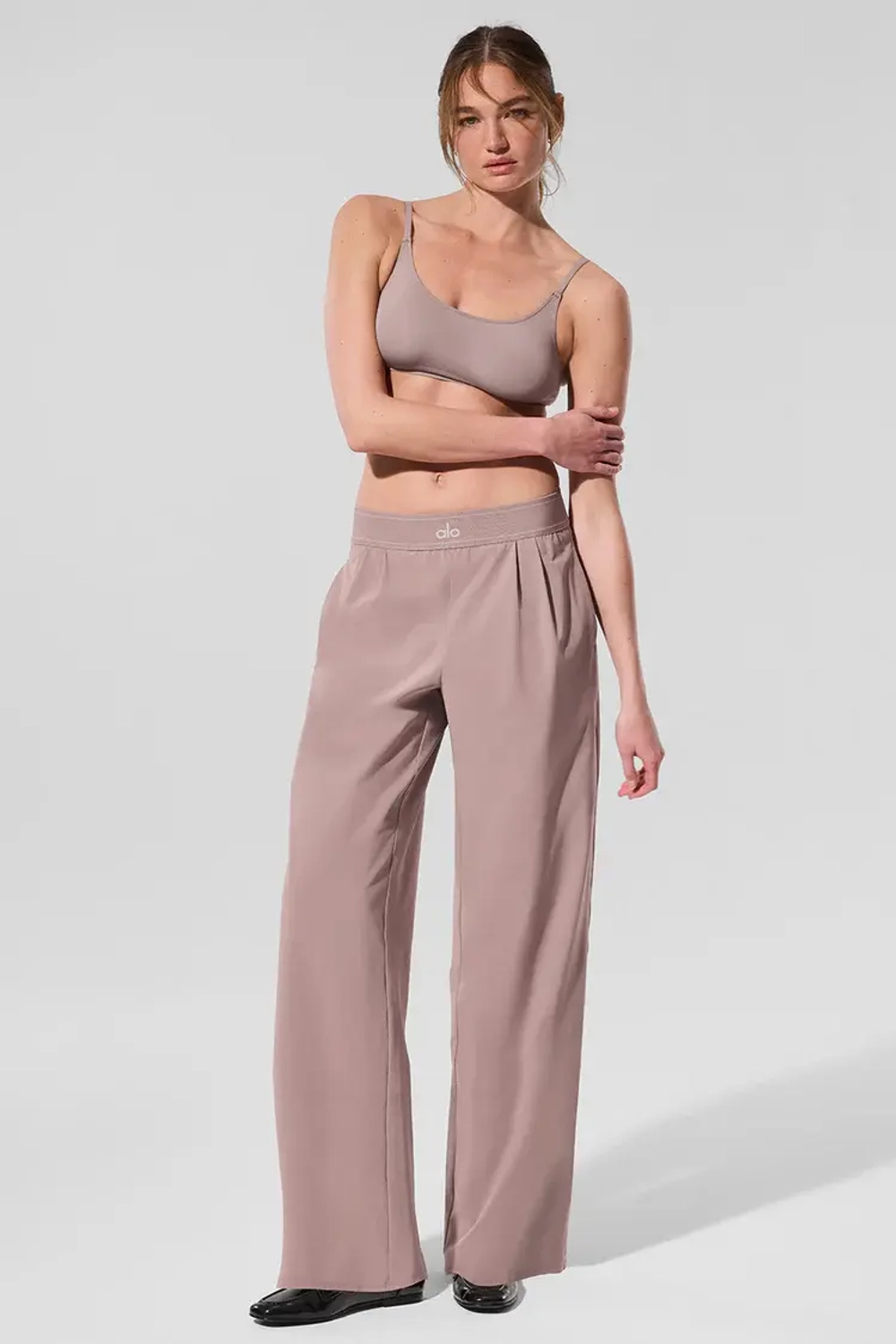 Alo yoga Брюки с эластичным поясом, серо-коричневый