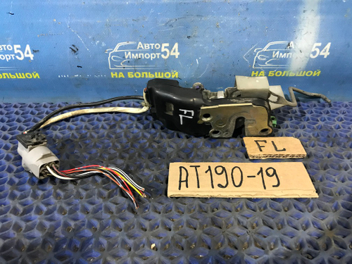 Замок двери передней левой TOYOTA CARINA E 1996