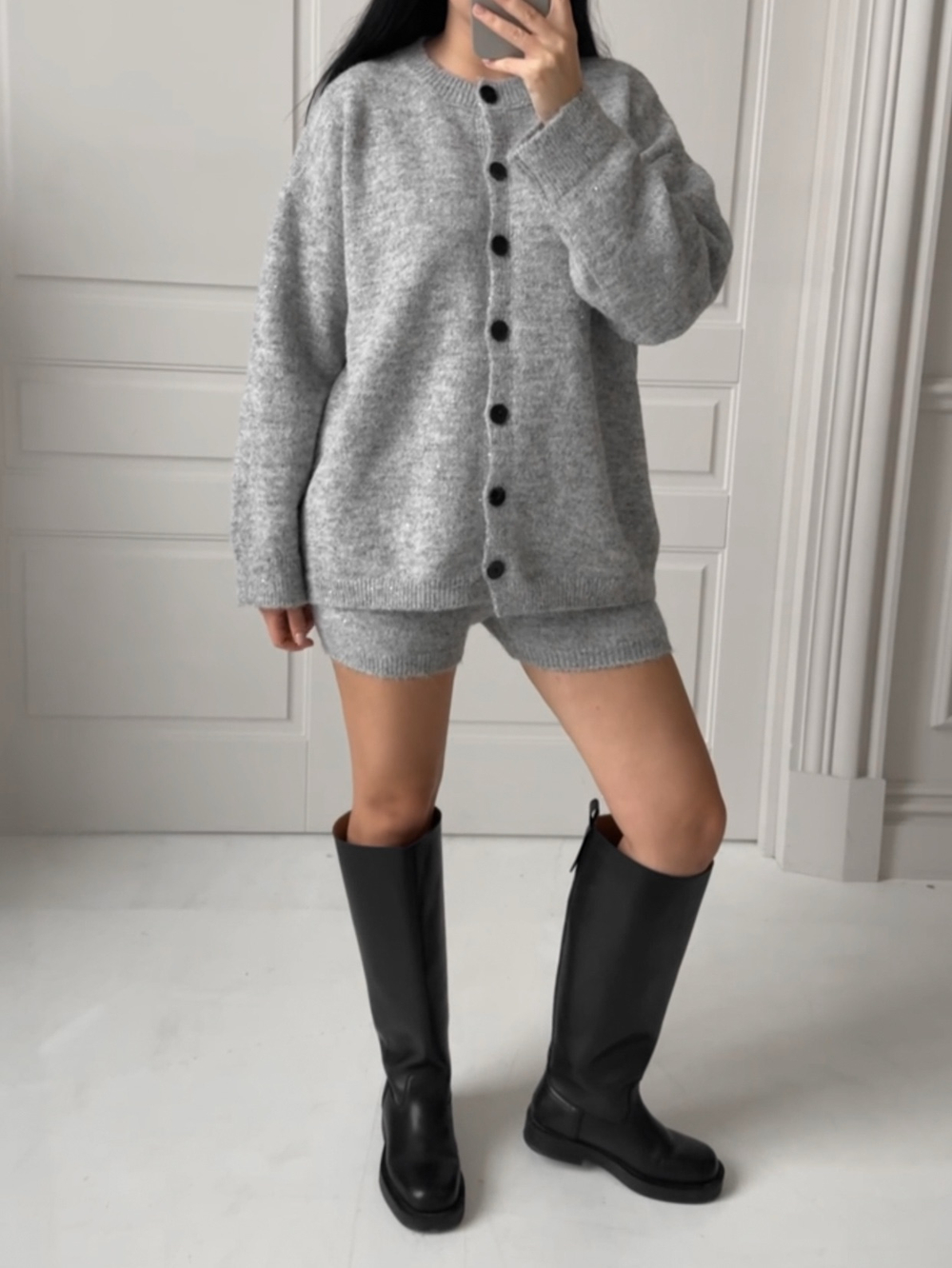 Комплект вязаный, свитер с шортами в паетку