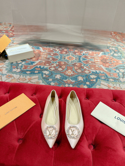 Louis Vuitton Met Flat Ballerina