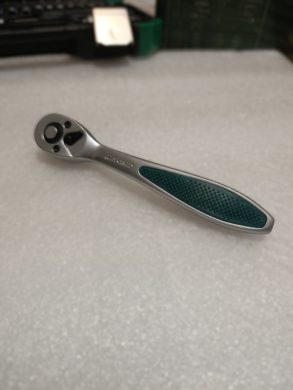 Набор инструментов для автомобиля HES FORCE (46 предметов)