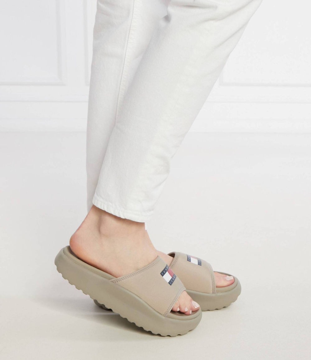 Шлепанцы CHUNKY POOL SLIDE Tommy Jeans - кремовый(EN0EN02448)