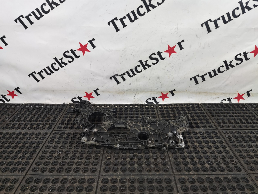 Кронштейн противотуманной фары левый 2023г