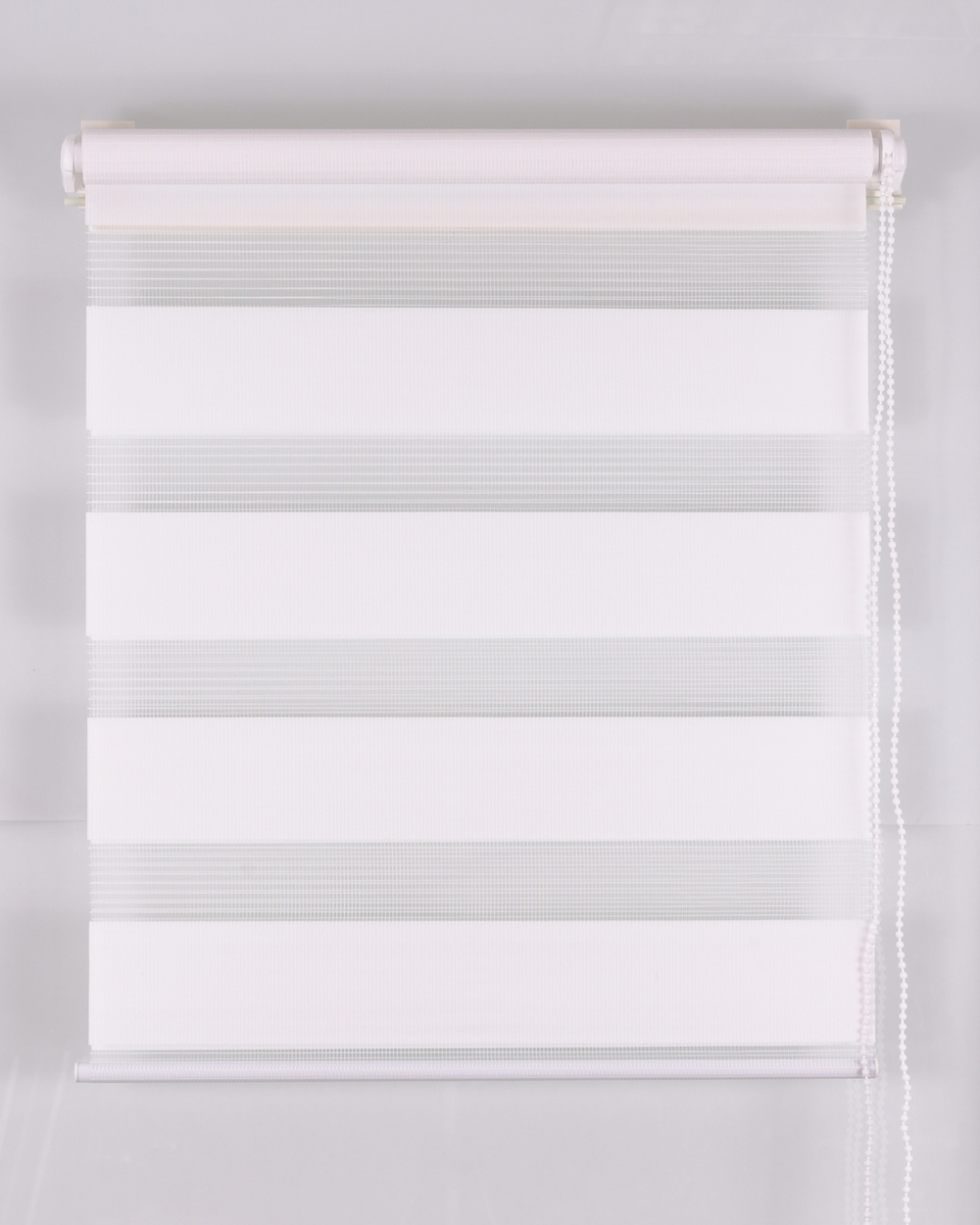 Рулонная штора день и ночь, белый