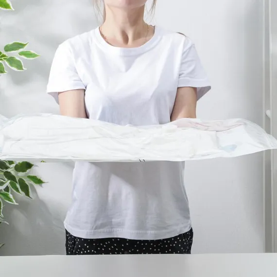 Набор вакуумных пакетов для хранения: 2 шт - 50×70 см, 2 шт - 60×80 см, 2 шт - 80×100 см, насос