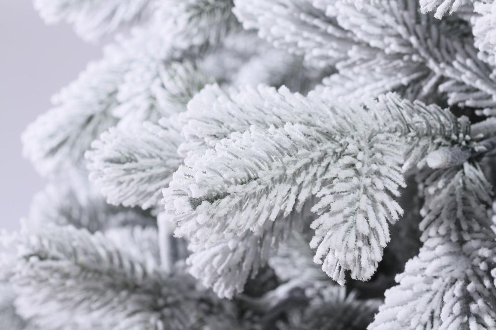 Заснеженная елка с Гирляндой встроенной «Королева леса» (Литая хвоя) 185 см / 1,85 м