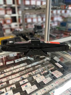 домкрат 1т ромб. Ермак 770218