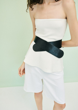 Прямые джинсовые бермуды с высокой посадкой