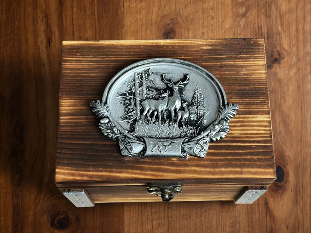 Шкатулка "Олени в лесу"