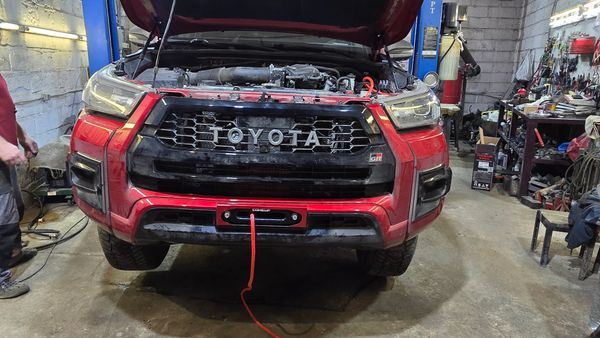 Toyota Hilux 2020- (рестайлинг)
