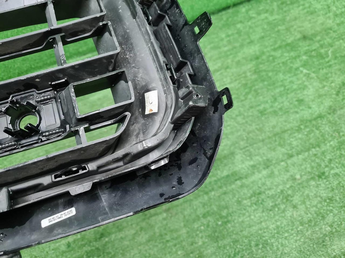 Решетка перед. бампера VW Touareg 3 (18-23) R-line