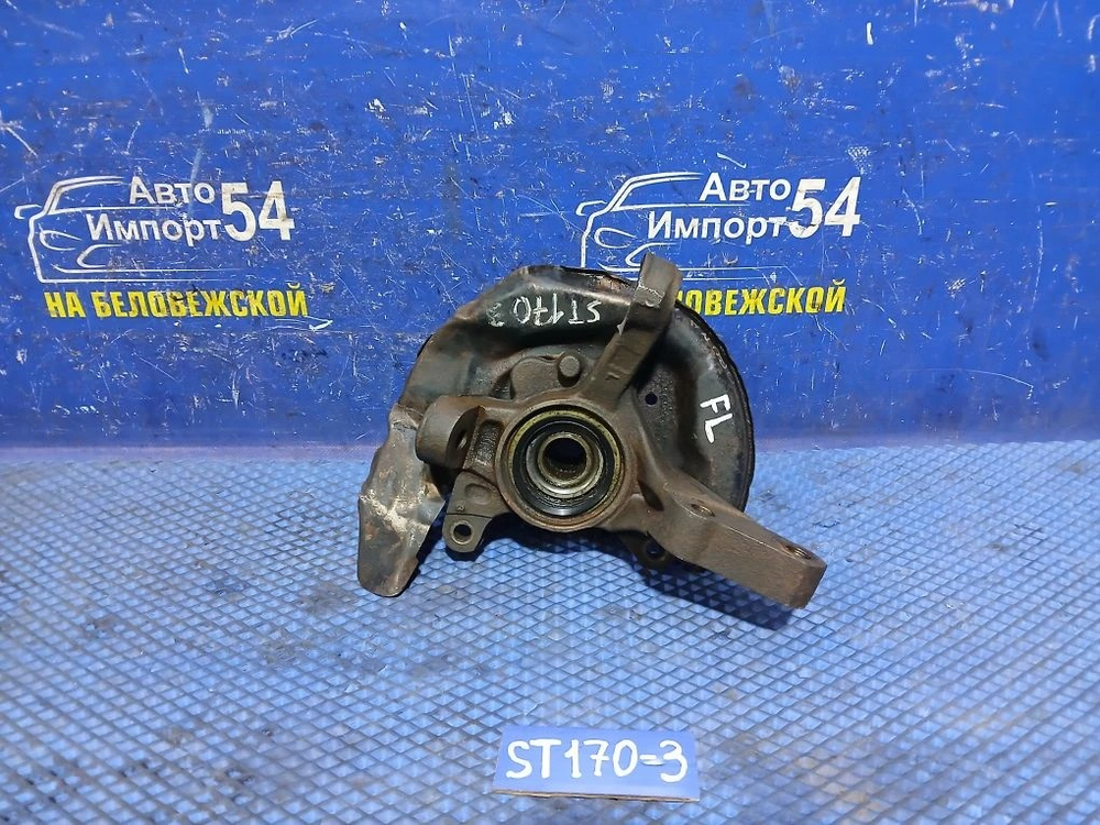 Ступица передняя левая TOYOTA CORONA 1990