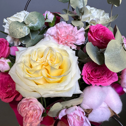 "Бэйби барби' композиция с розами