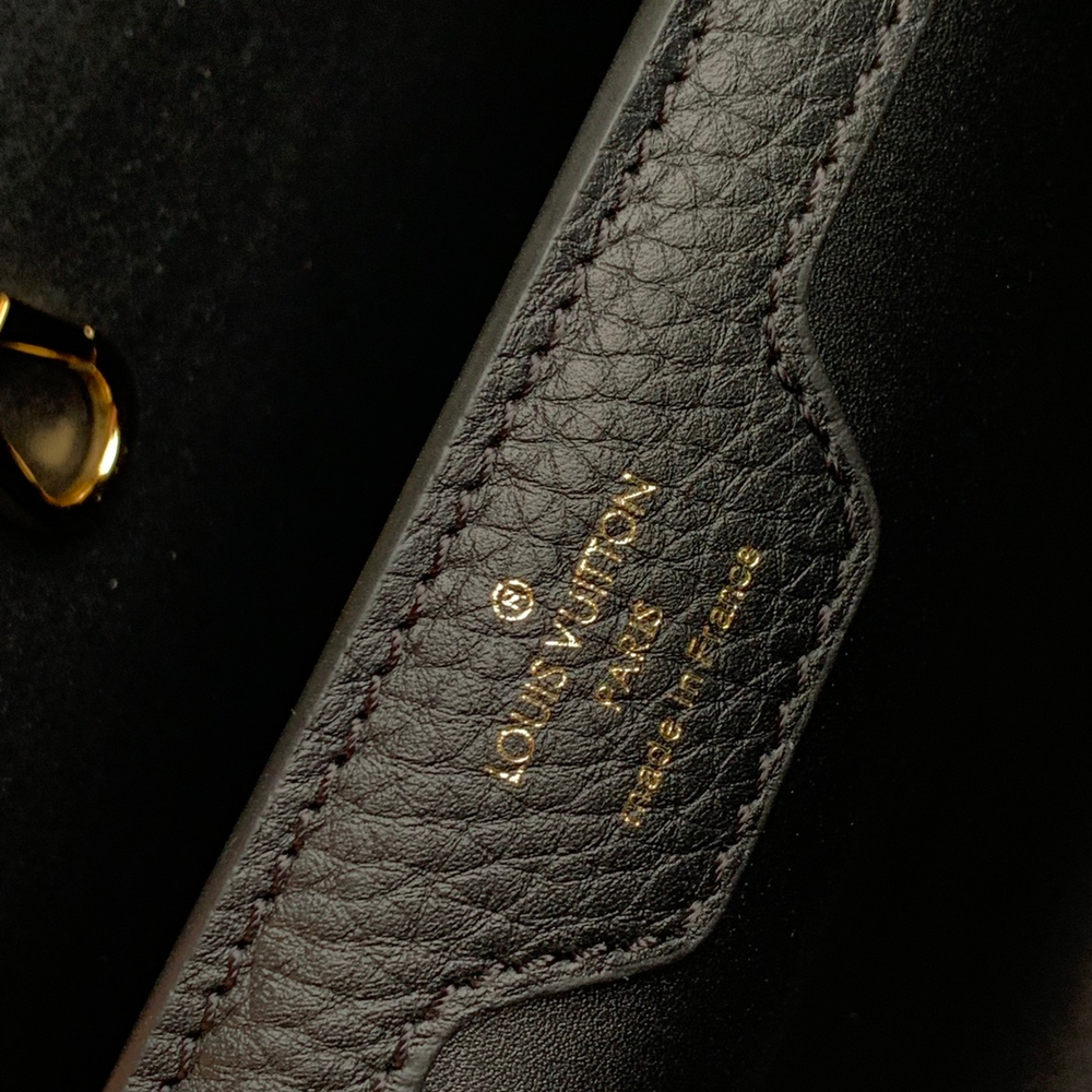 Louis Vuitton Capucines MM
