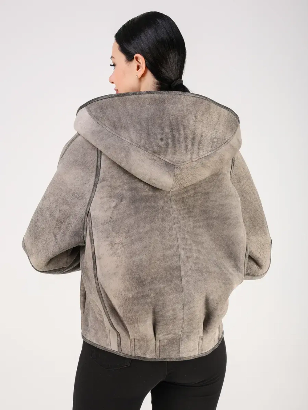 Дубленка зимняя натуральная короткая куртка с капюшоном