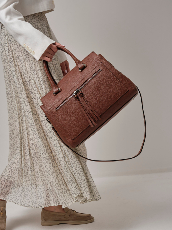 Сумка кожаная на плечо коричневая