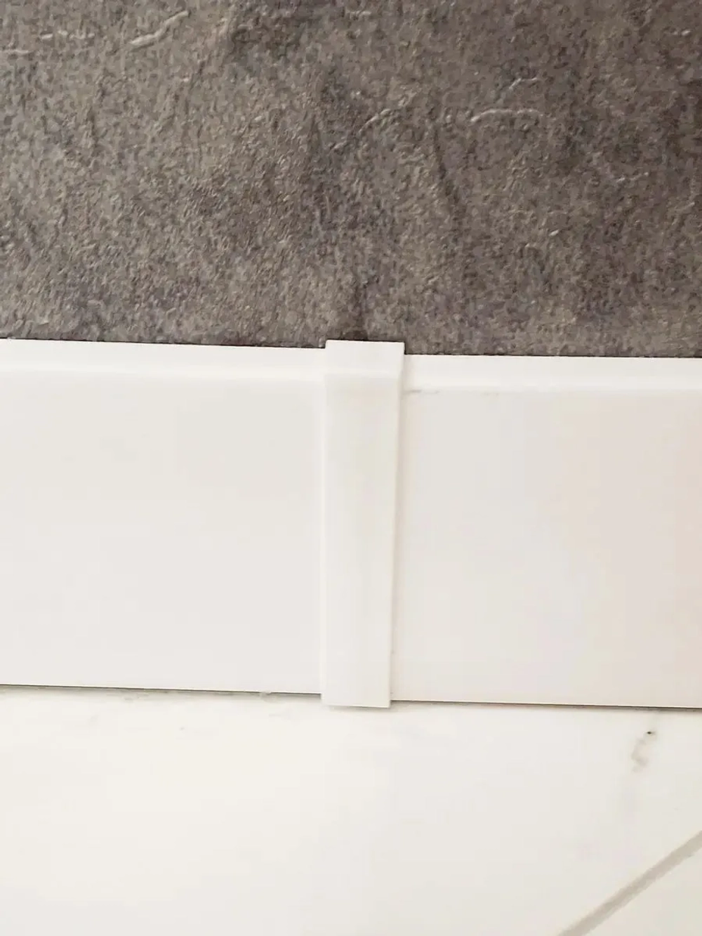 Соединитель для плинтуса 16x80 мм, белый пластиковый - 4 шт.