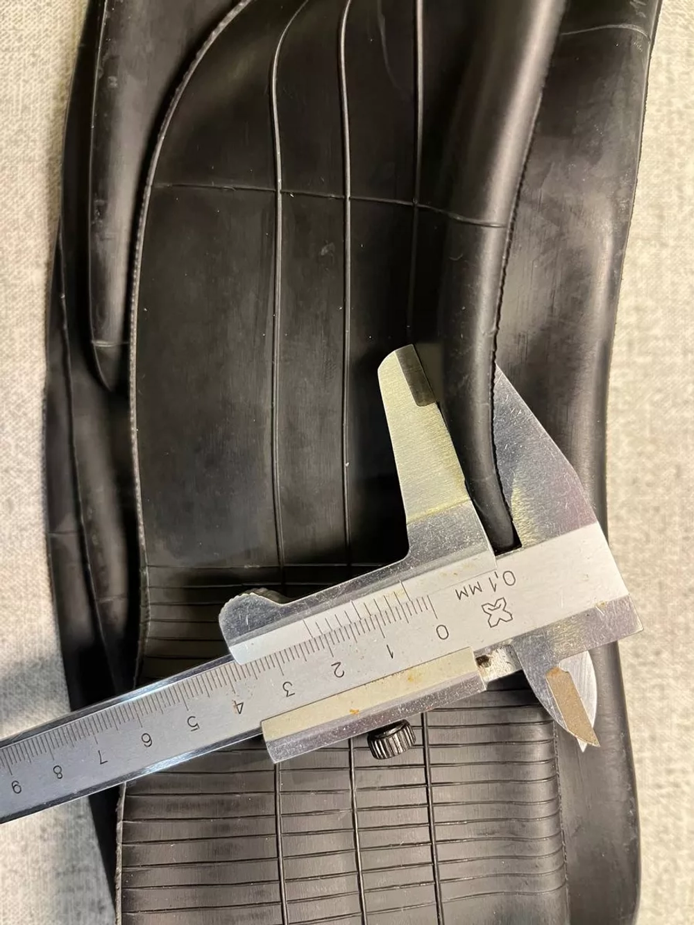 -- Камера переднего колеса мотоцикла R21 3.0-3.25