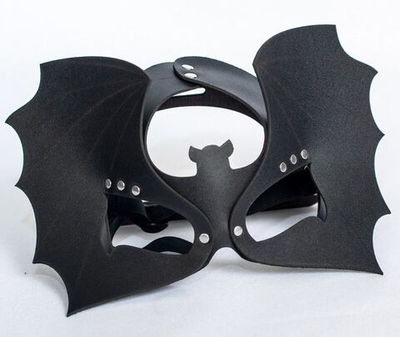 Черная кожаная маска на глаза Летучая мышь