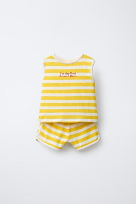 ZARA КОМПЛЕКТ ИЗ ФУТБОЛКИ И ШОРТОВ В ПОЛОСКУ, С ПРИНТОМ