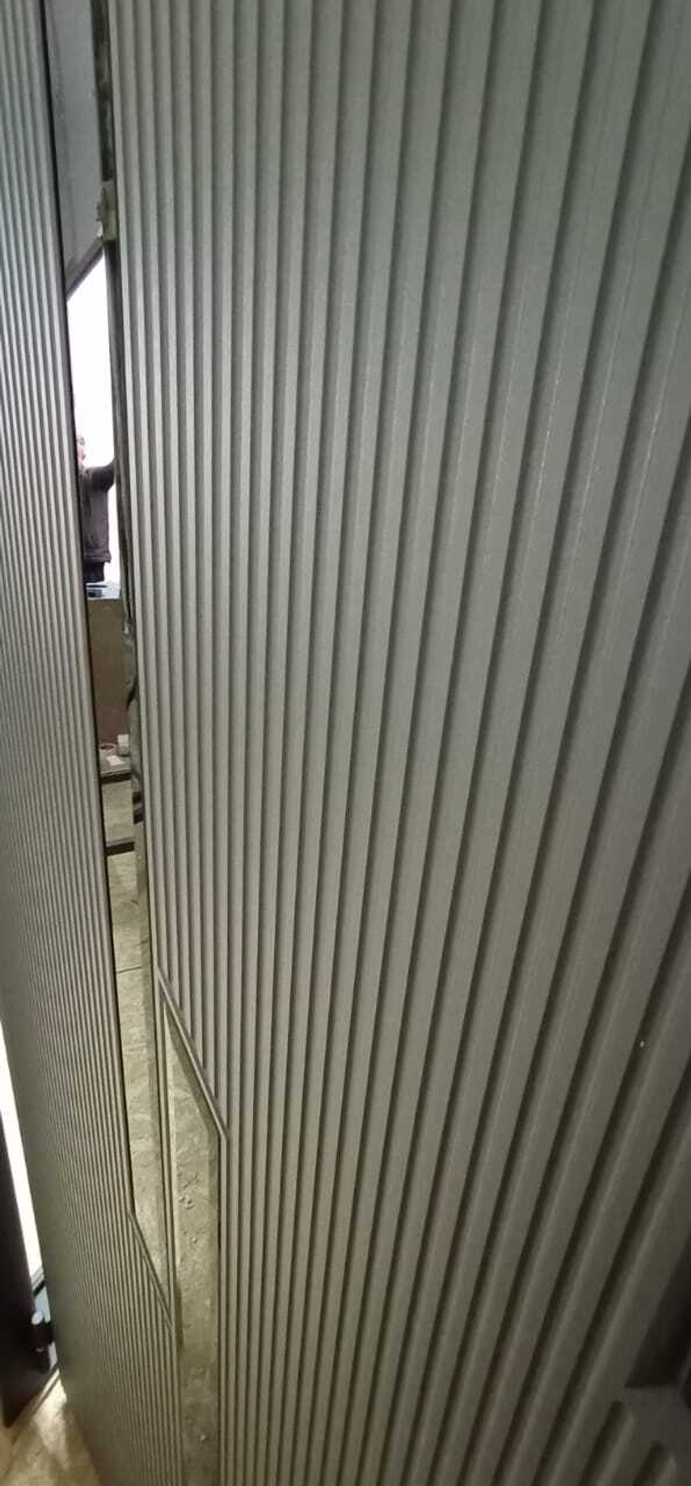 Дверь входная Лабиринт CARBON 29 Черный кварц