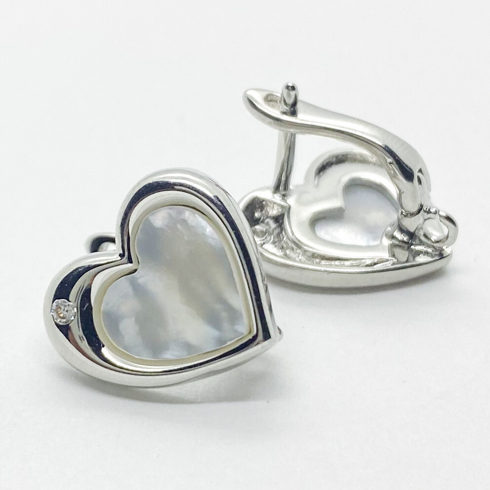 Ювелирные швензы с родиевым покрытием Сердце, белый перламутр, размер 14*12 мм, цена за пару
