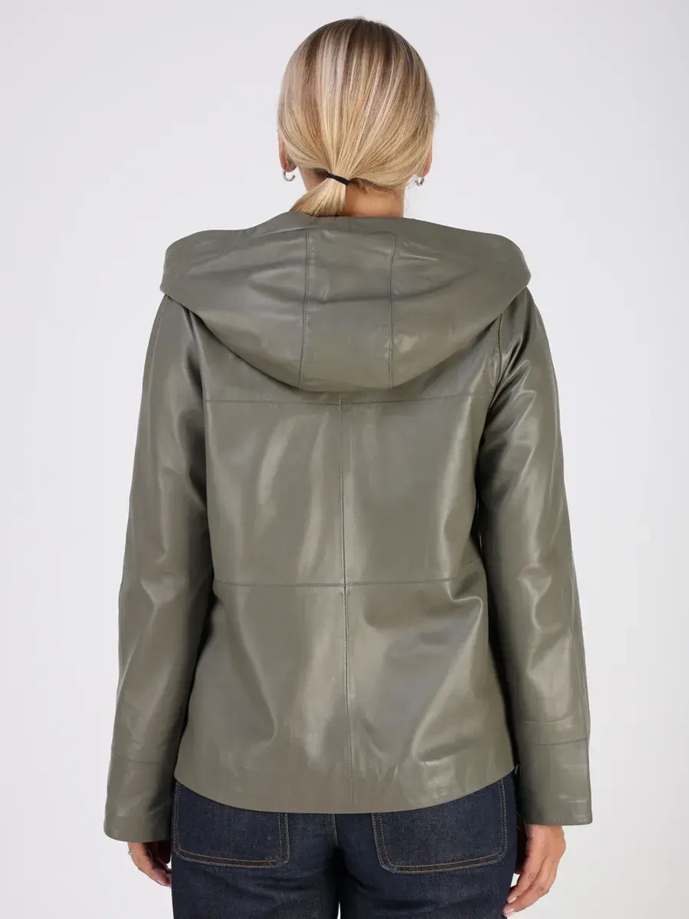 Кожаная куртка демисезонная с капюшоном