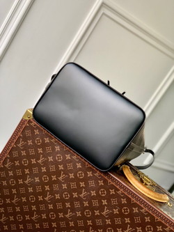 Louis Vuitton Noe MM Bucket Bag