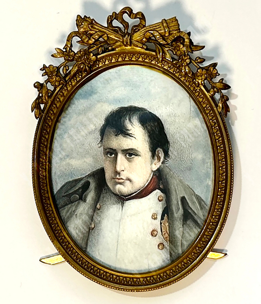 Н/х. Портрет Наполеона Бонапарта. Миниатюра на кости в раме. Кость, акварель. Франция, сер. XIX в.