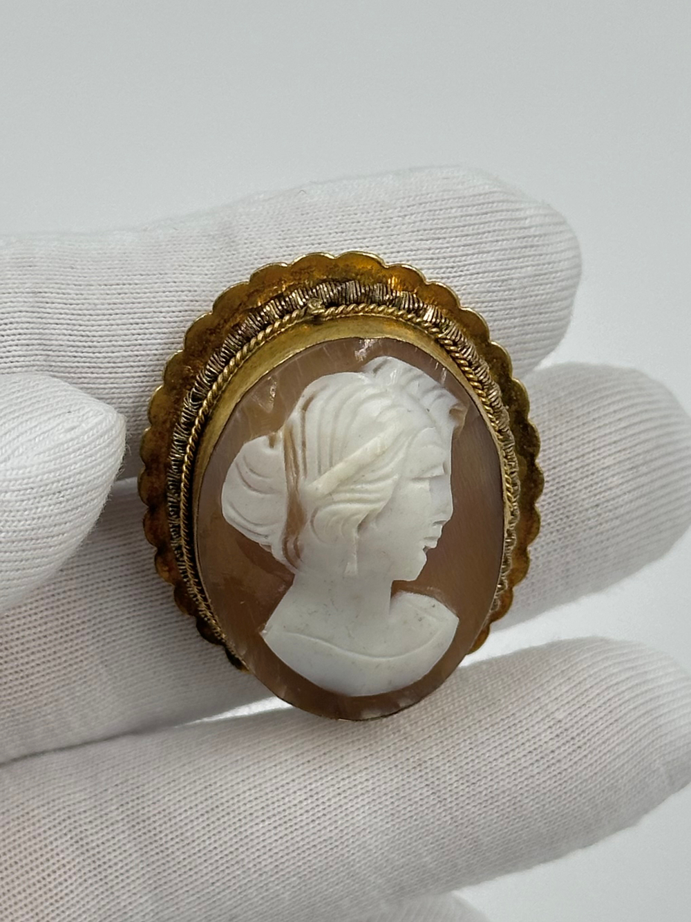 Брошь Камея на раковине