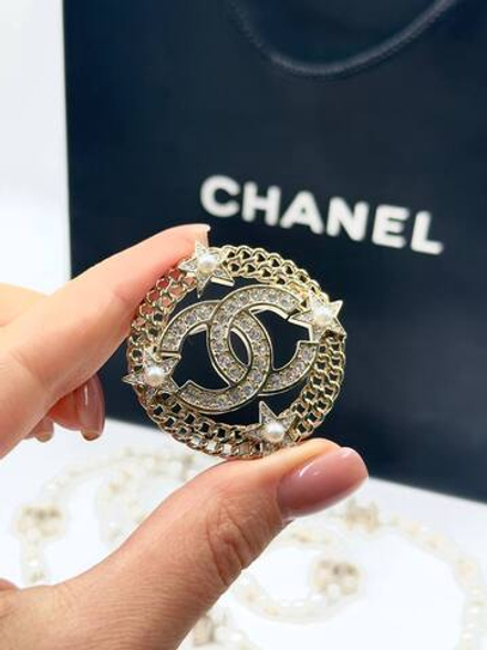 Брошь CHANEL