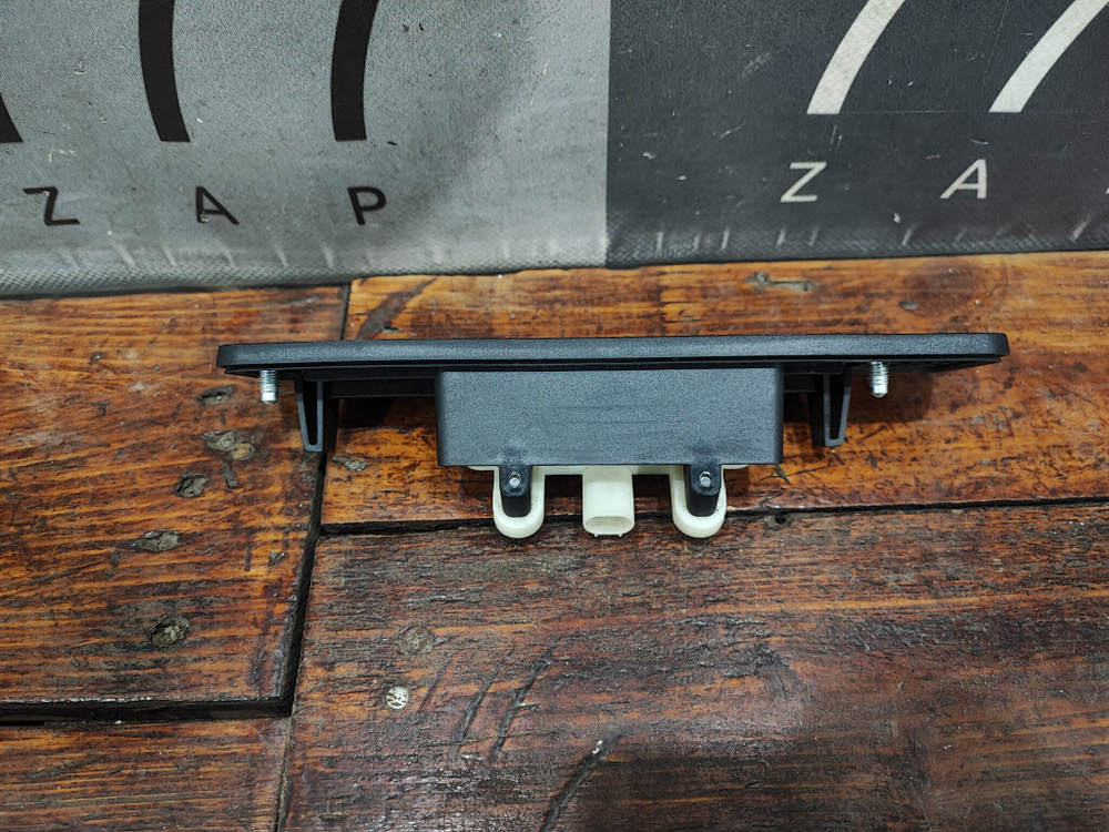 Ручка крышки багажника Mercedes GL GLS (X166), ML GLE (W166)  Б/У Оригинал A1667500493