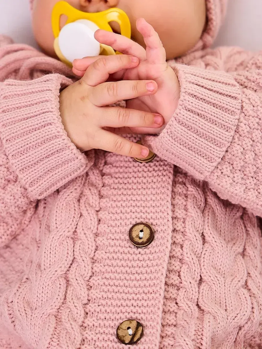 вязаный комбинезон для новорожденных