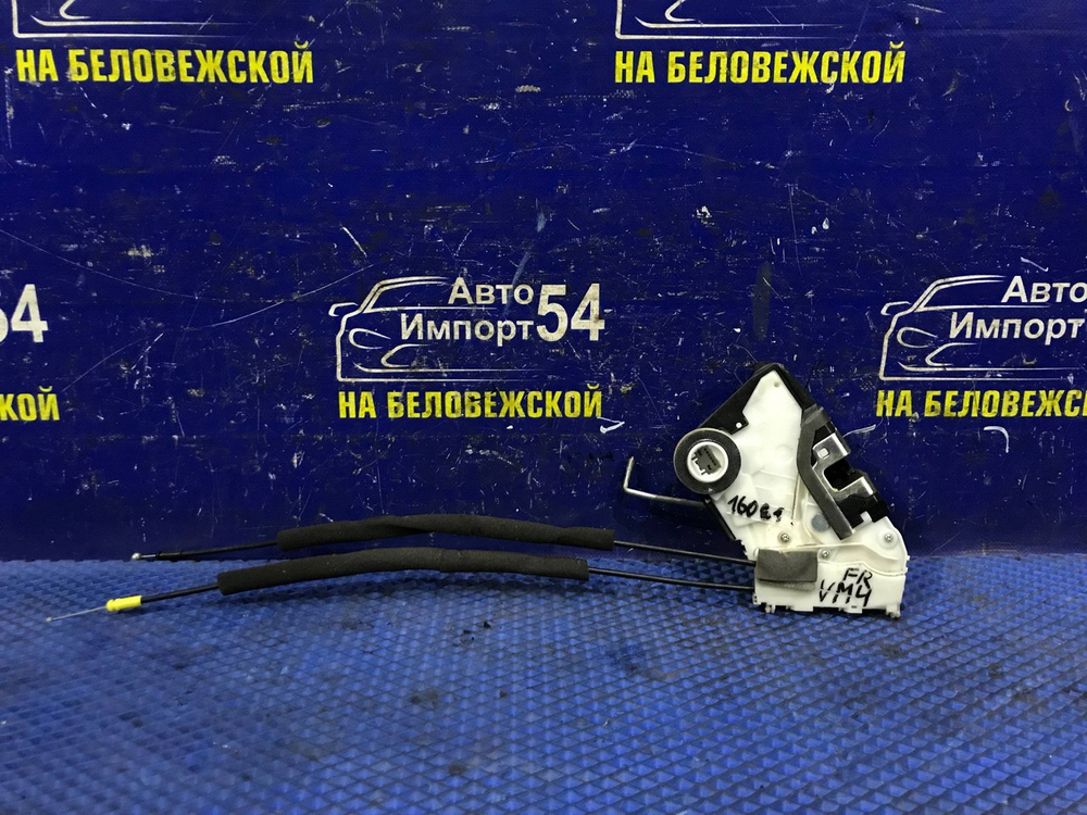 Замок двери передней правой SUBARU LEVORG 2014-2020