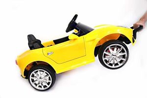 Детский электромобиль River Toys Ferrari O222OO желтый