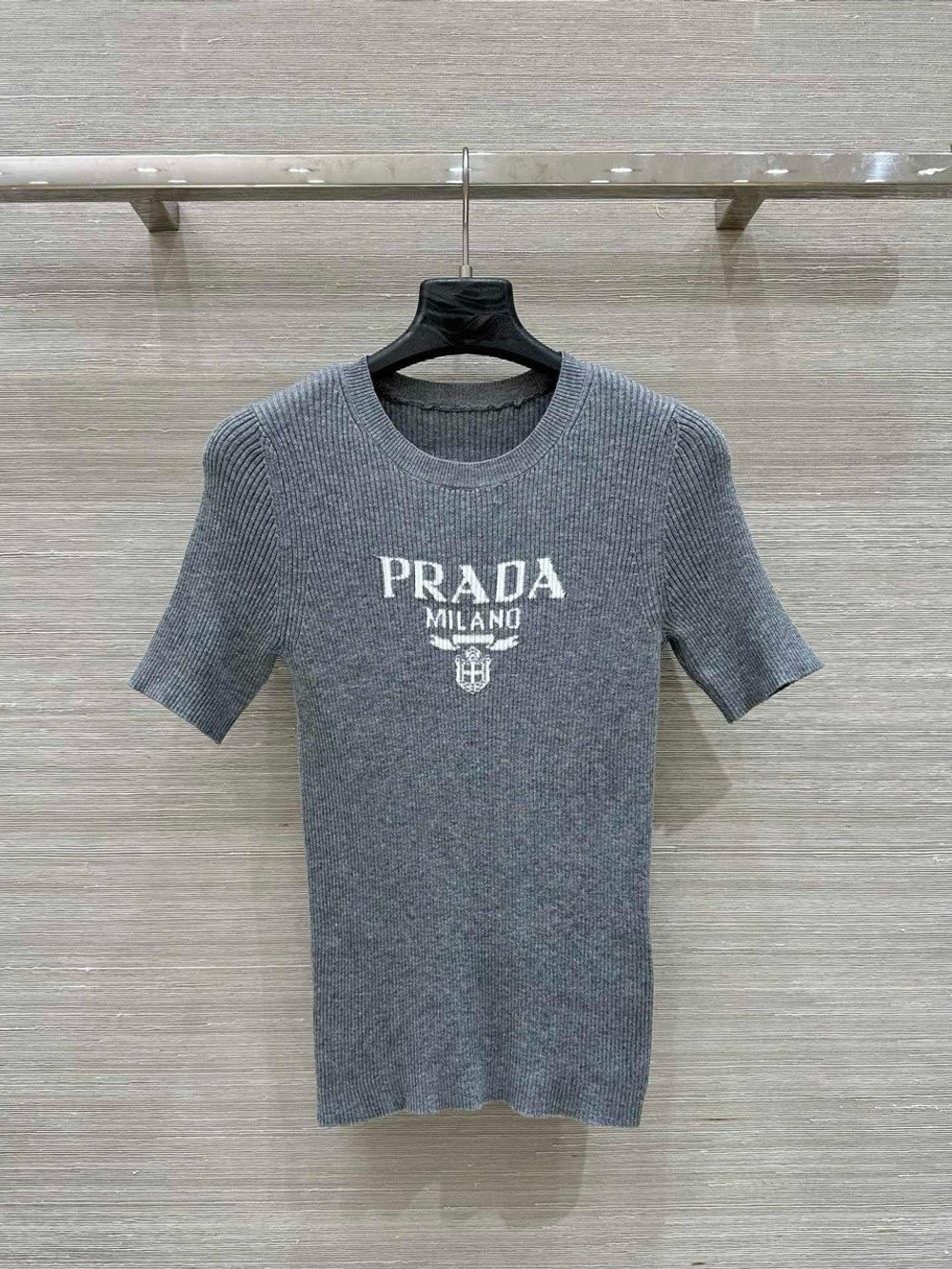Футболка Prada