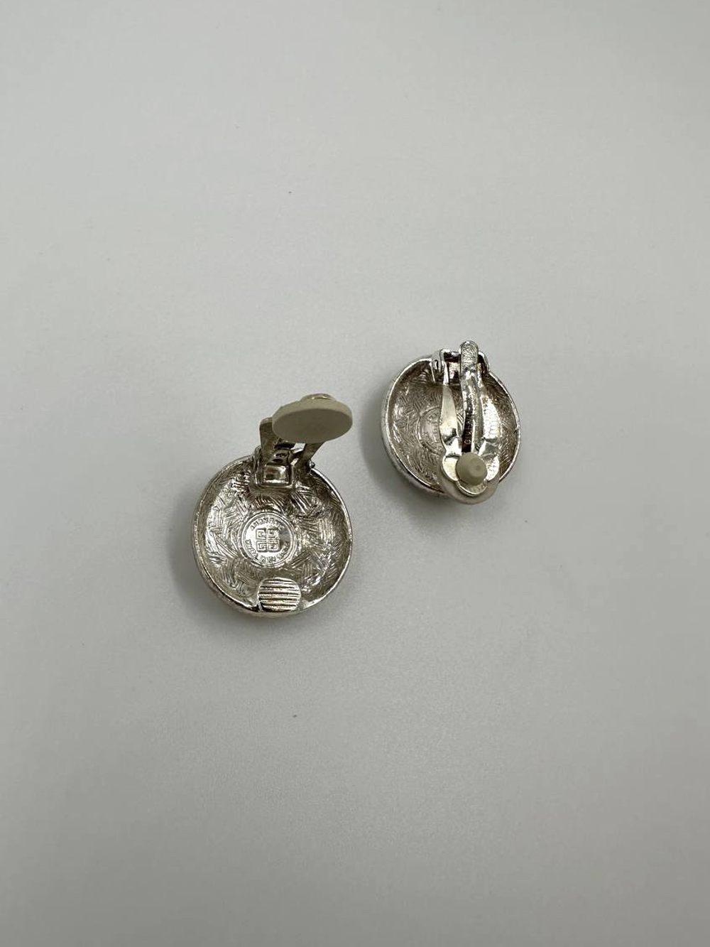 Клипсы Givenchy в серебряном тоне